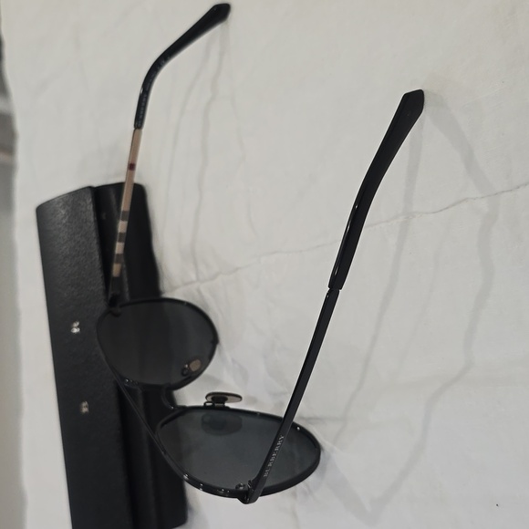 Burberry Black Women's Sunglasses! New! - Picture 3 of 11